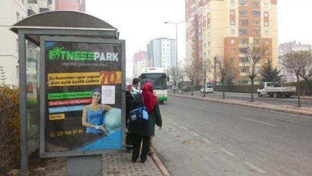 Yolda Bulduğu Tabletin Sahibi Arıyor : Şifreyi Bilen Tableti Alır