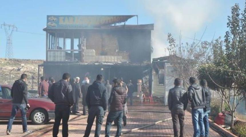 Gaziantep'te Tır Garajında Yangın