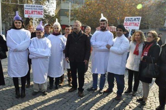 Chp'den Konak'ta Deli Gömlekli Hunili Eylem