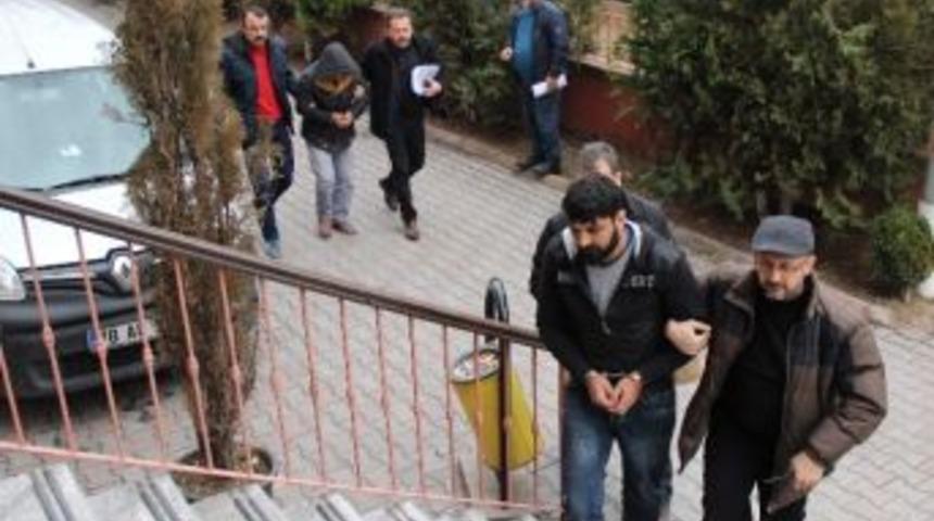 İnşaat Kalıp Hırsızları Polisten Ka&ccedil;amadı