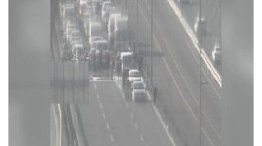 D-100'de Zincirleme Trafik Kazası; Ara&ccedil;lardan Biri Alev Aldı, Yol Trafiğe Kapandı (1)