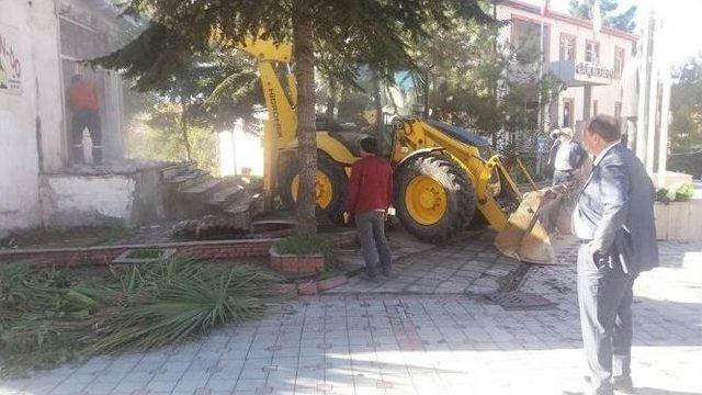 Gülüç Belediyesi Çevre Düzenleme Çalışmalarını Sürdürüyor