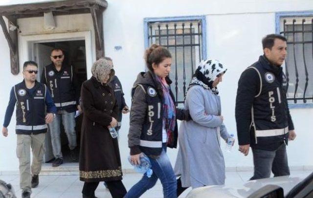 Kos a Ka&ccedil;mak Isteyen Fet&ouml; Ş&uuml;phelilerinden 3 &uuml; Adliyede 1