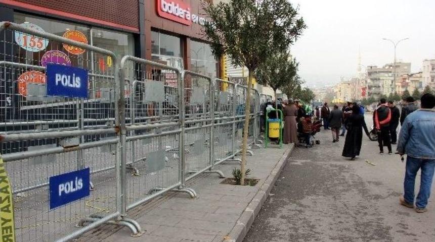 Suriyelilerin Yardım Başvurusu Esnafın İşini Baltaladı