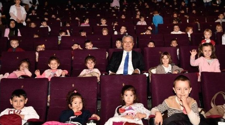 Muratpaşa Sinema G&uuml;nleri Miniklerle Başladı