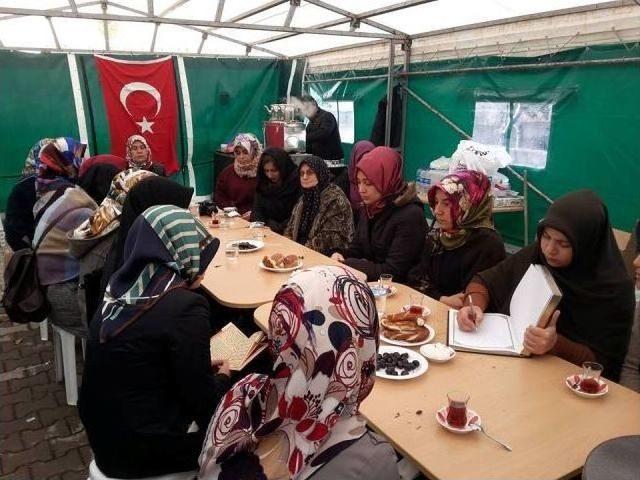 Bilecikli Gen&ccedil;lerden Kaymakam Safit&uuml;rk&rsquo;&uuml;n Ailesine Ve Mezarına Ziyaret 2