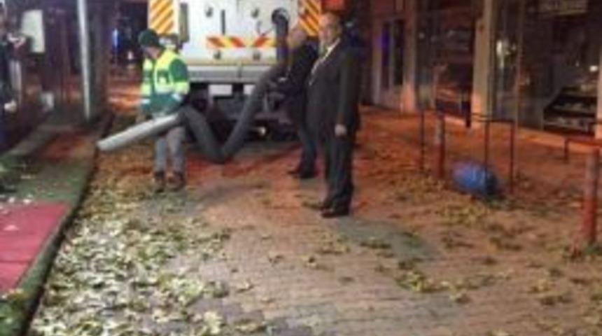 Adıyaman Belediyesinden Şiddetli R&uuml;zgar Mesaisi