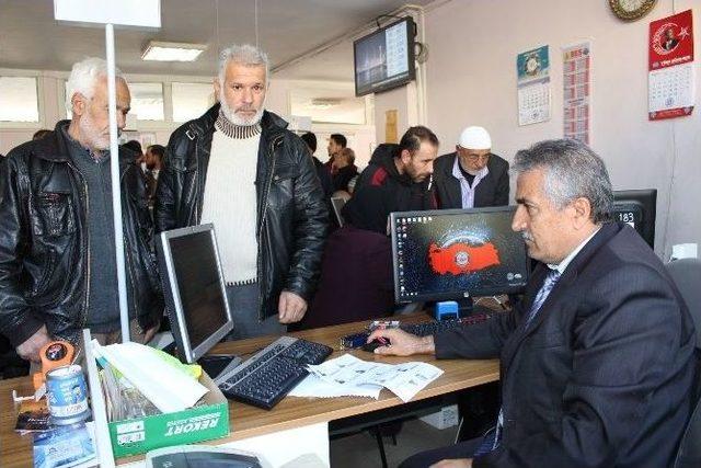 Nüfus Müdürlüğünde Suriyeli Vatandaş Yoğunluğu