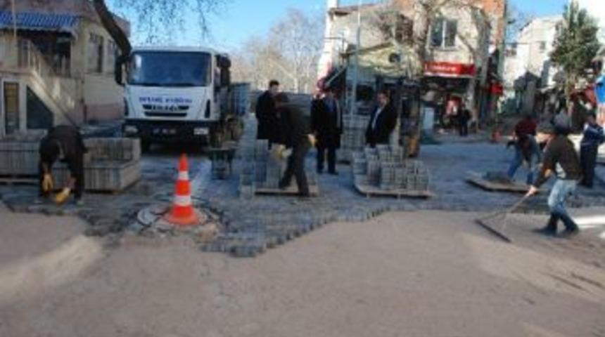 Bayramiç’te Alt Ve Üst Yapı Çalışmaları Sürüyor