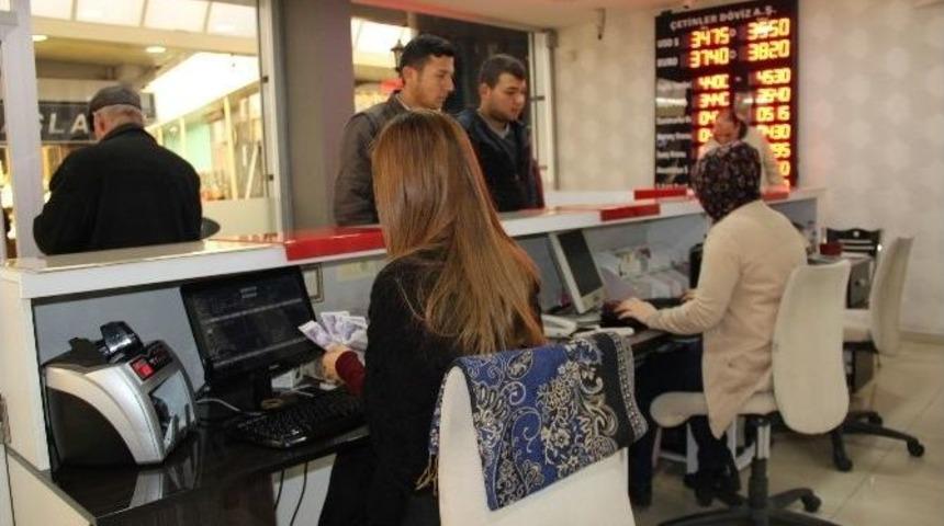 Aksaray’da Vatandaşlar Dolar Bozduruyor