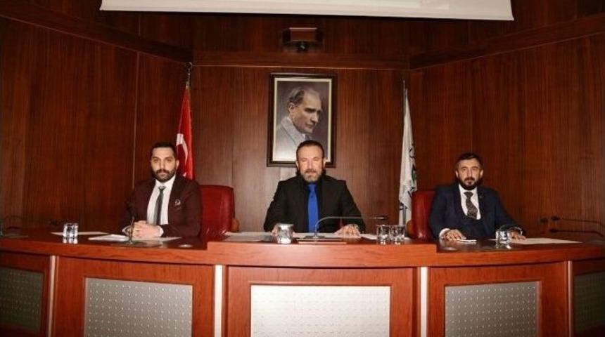 İzmit Belediyesinde Yılın Son Meclis Toplantısı Yapıldı