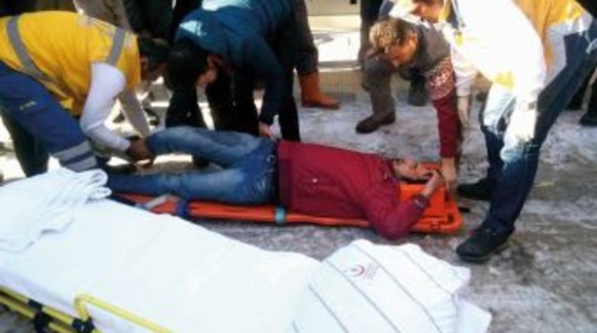 Bisikletten D&uuml;şen Gen&ccedil; Yaralandı