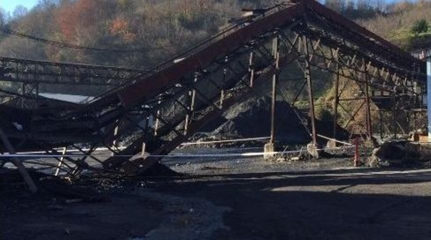 Maden Sahasındaki K&ouml;m&uuml;r Bandı &Ccedil;&ouml;kt&uuml;