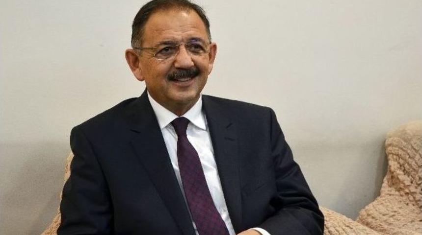 &Ccedil;evre Ve Şehircilik Bakanı Mehmet &Ouml;zhaseki: