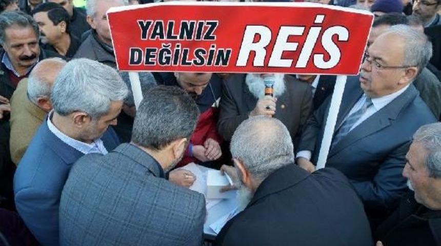 Adıyaman'da 'yalnız Değilsin Reis' Imza Kampanyası