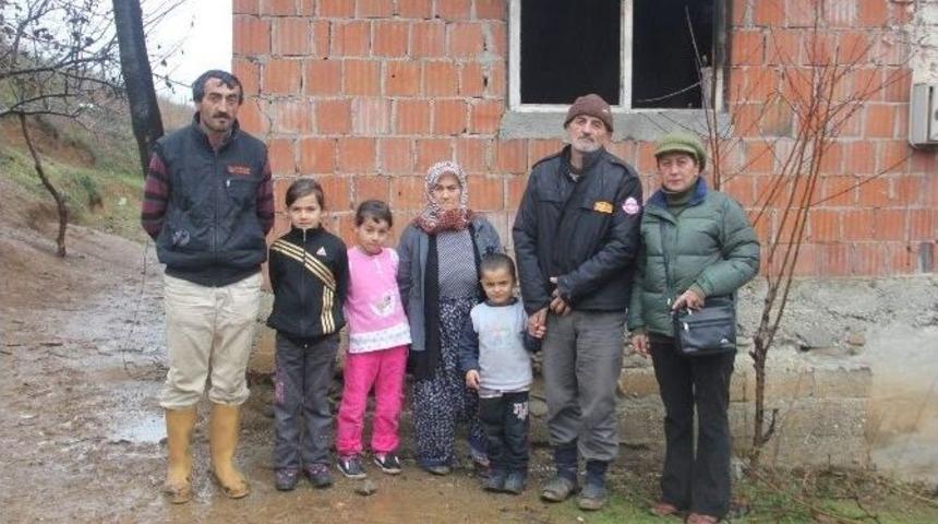 Evi Yanan Aileye Yardım