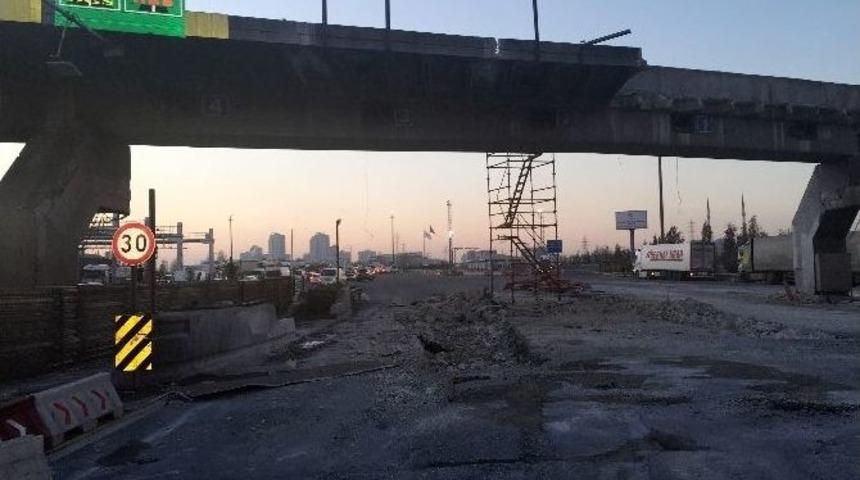 Mahmutbey Gişeleri&rsquo;nde Yıkım &Ccedil;alışmaları Başladı