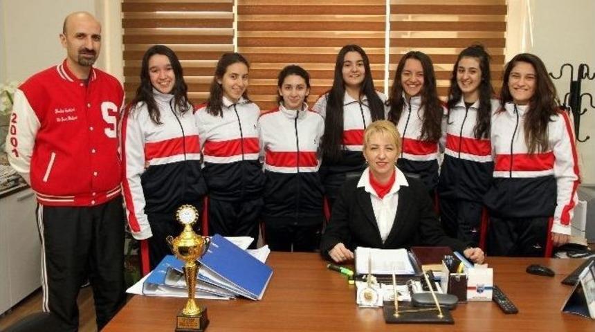 &Ouml;zel Sanko Okulları Gen&ccedil; Kızlar Basketbol Takımı İl İkincisi Oldu