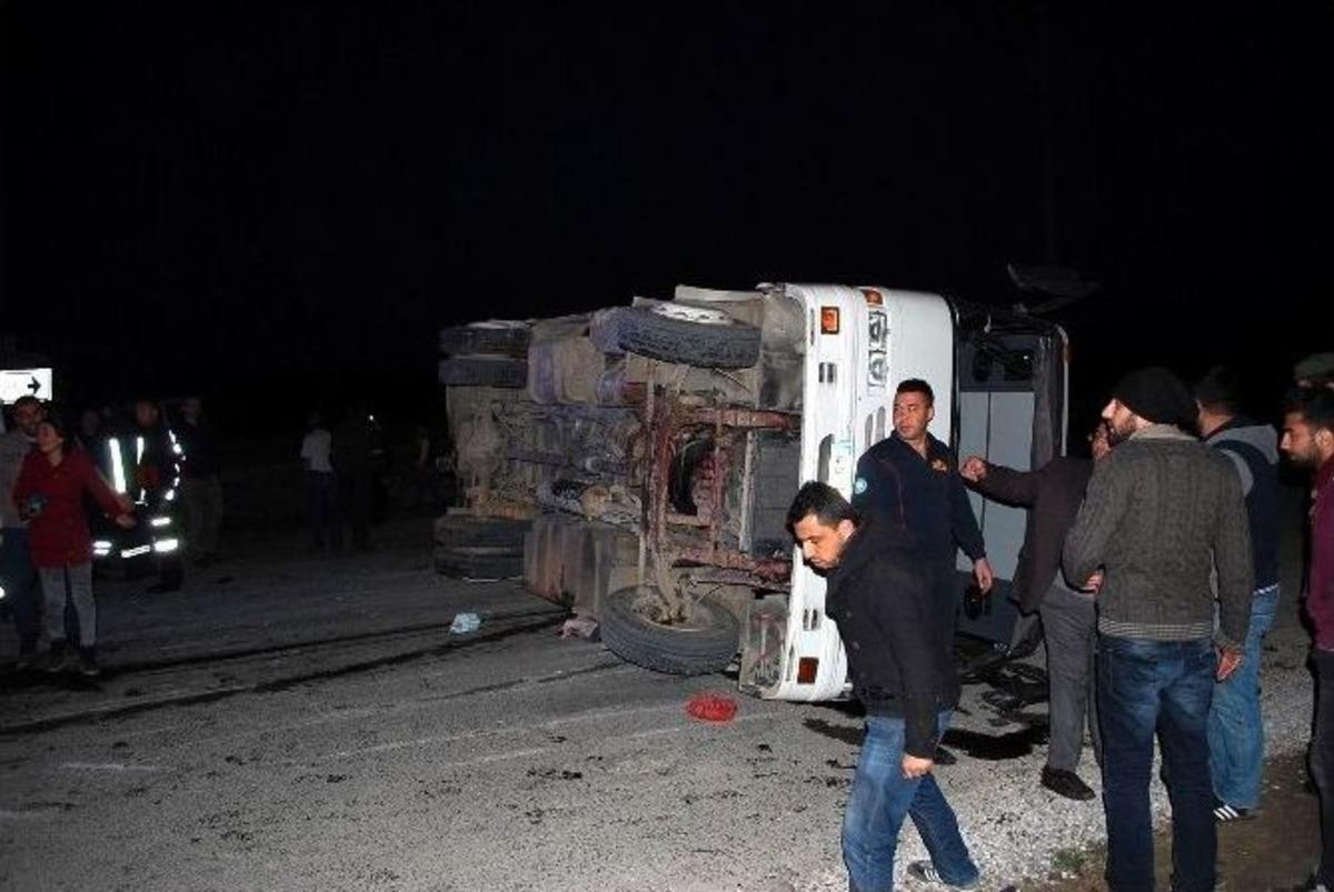 Manisa&rsquo;da 3 Ara&ccedil; &Ccedil;arpıştı: 21 Yaralı