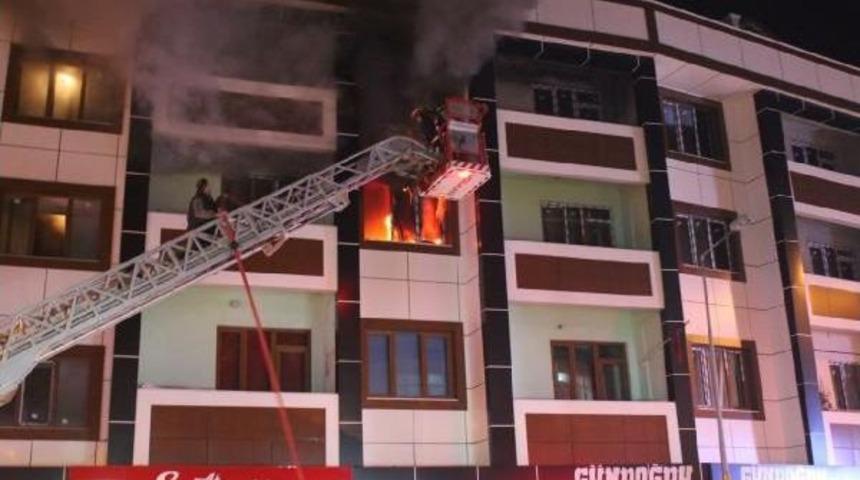 Apartmanda Korkutan Yangın