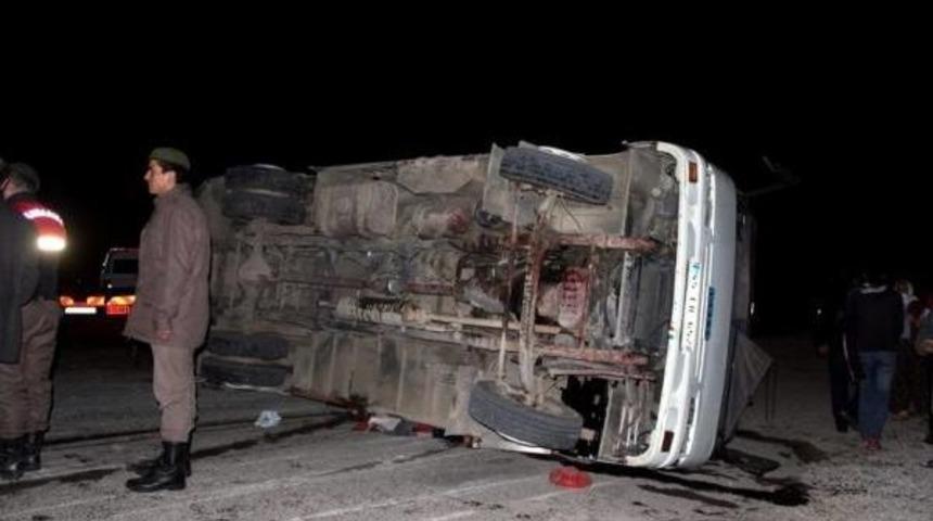 Salihli'de Zincirleme Kaza: 21 Yaralı