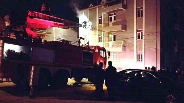 &Ouml;ğrenci Yurdunda &Ccedil;ıkan Yangın Korkuttu 2