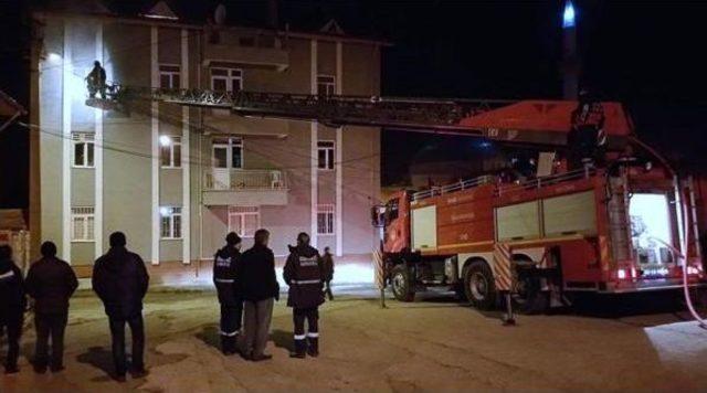 &Ouml;ğrenci Yurdunda &Ccedil;ıkan Yangın Korkuttu 3