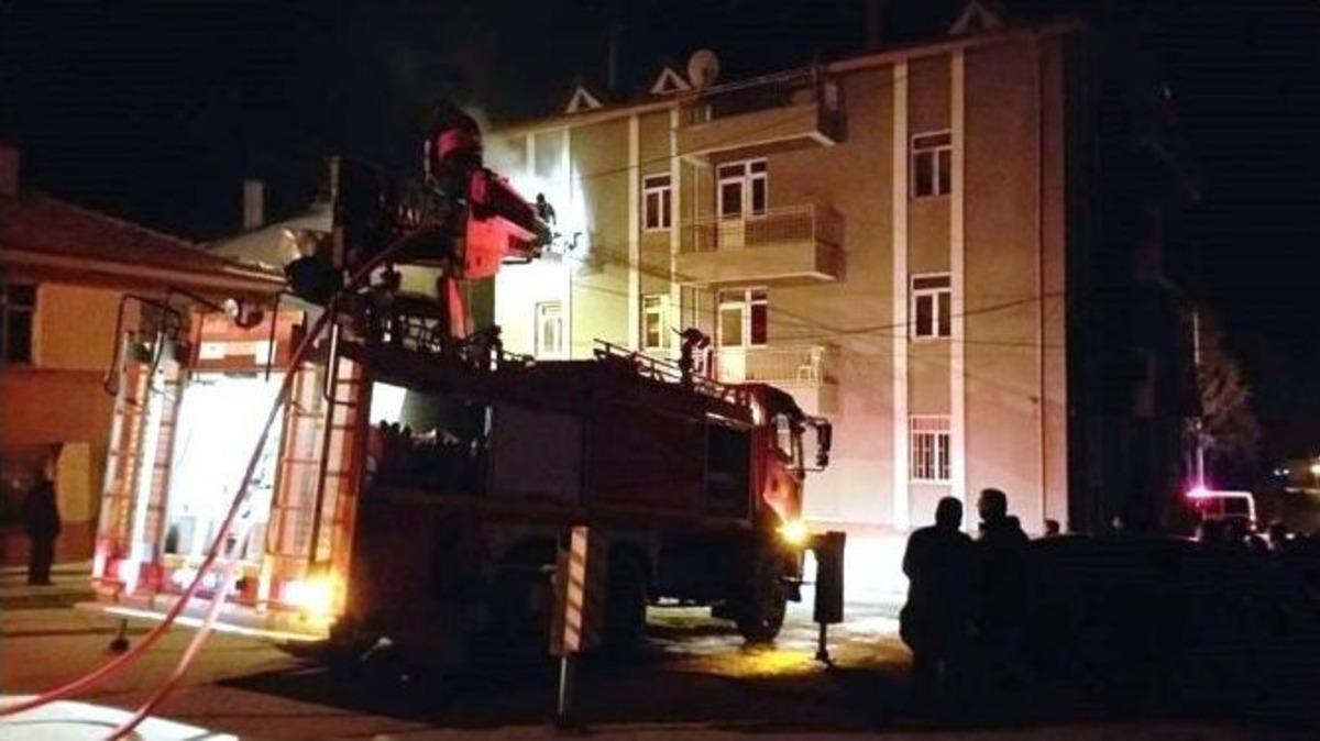 Kız &Ouml;ğrenci Yurdunda Yangın