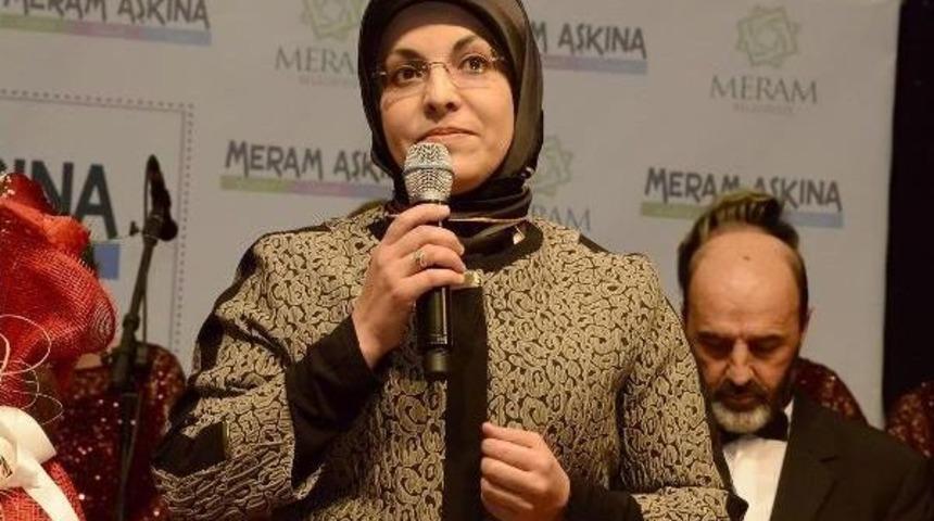 Belediye Başkanının Makam Aracı Domuz S&uuml;r&uuml;s&uuml;ne &Ccedil;arptı: 3 Yaralı