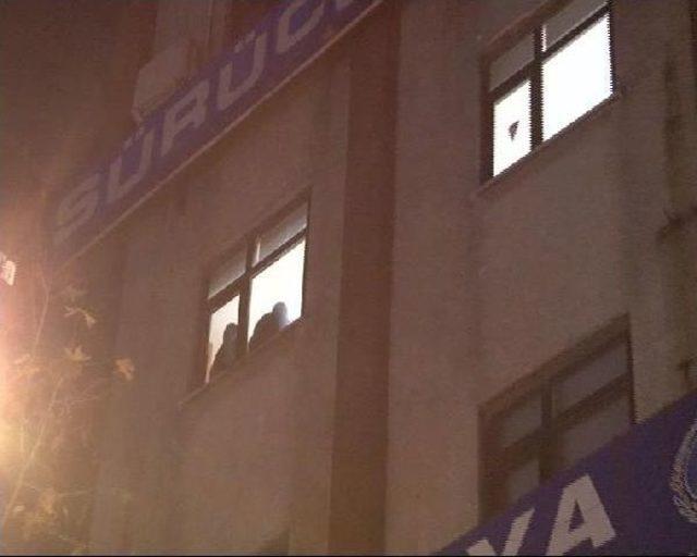 S&uuml;r&uuml;c&uuml; Kursu Sahibi Tabancayla Intihar Etti 2