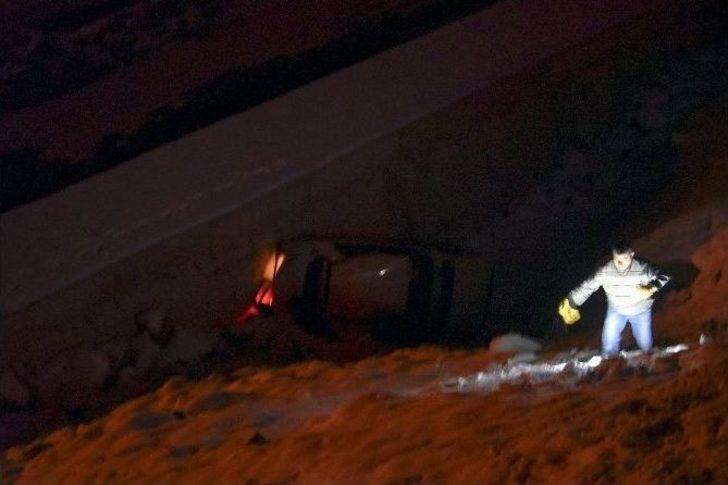 Otomobiliyle 20 Metreden Uçuruma Düştü, Ekipler Her Yerde Sürücüyü Aradı G4