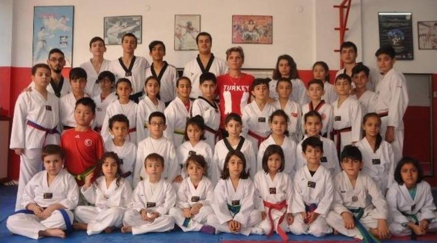 En İyi Bayan Hakem D&uuml;nya Taekwondocularını Yetiştiriyor