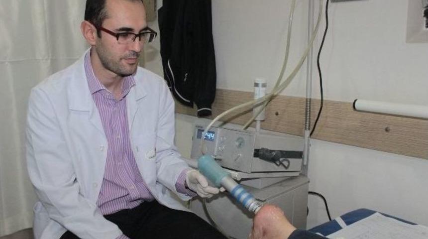 Topuk Dikenine Şok Dalga Tedavisi İle &Ccedil;&ouml;z&uuml;m
