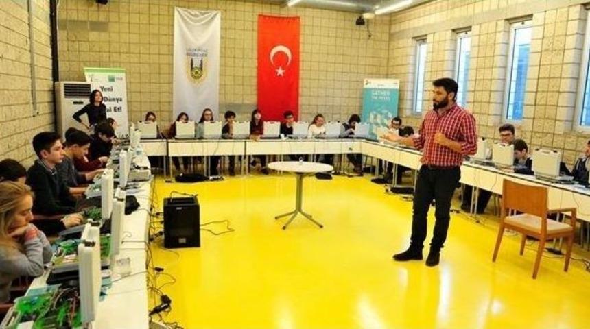 &Ouml;ğrencilere Maker Eğitimi