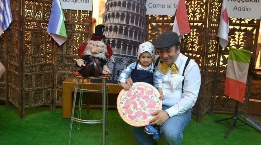 Minikler D&uuml;nyayı Gezmeye Piazza&rsquo;dan Başlıyor