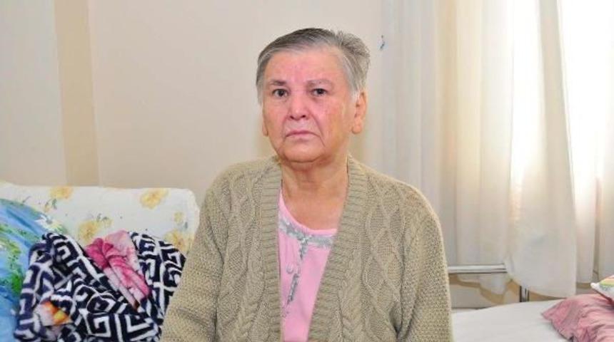 Sedyeyle Geldiği Hastaneden Y&uuml;r&uuml;yerek &Ccedil;ıktı