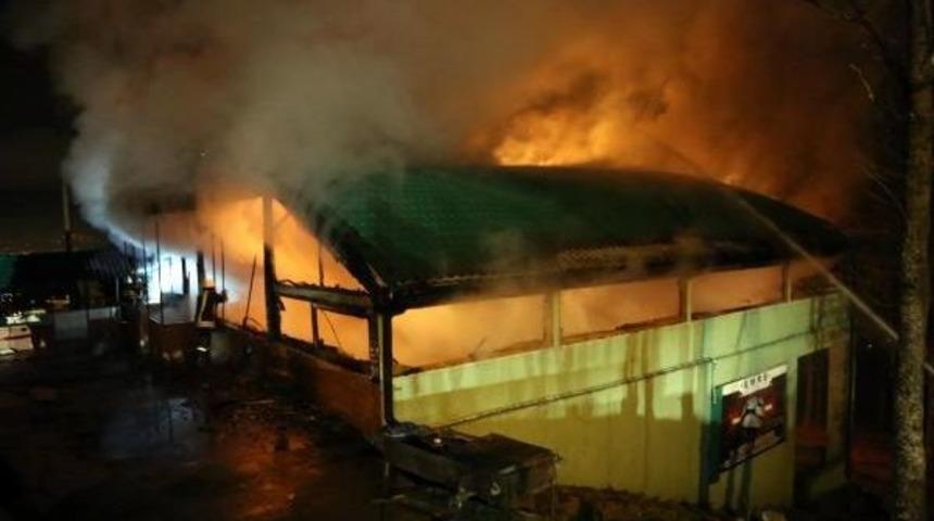 Kartepe'de Kayak Merkezi Yolundaki Restoran Yandı