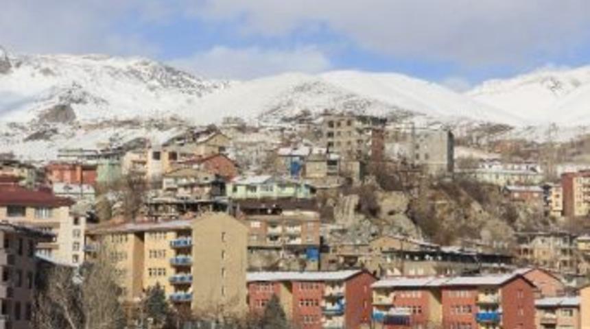 Hakkari Belediyesi Bina Sahiplerini Uyardı