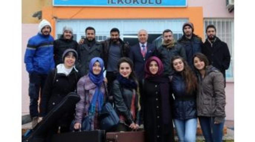 Ga&uuml;n &Ouml;ğrencilerinden İlkokul &Ouml;ğrencilerine Kırtasiye Yardımı