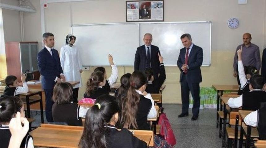 Suluova&rsquo;daki Okullarda Her G&uuml;n Kitap Saati