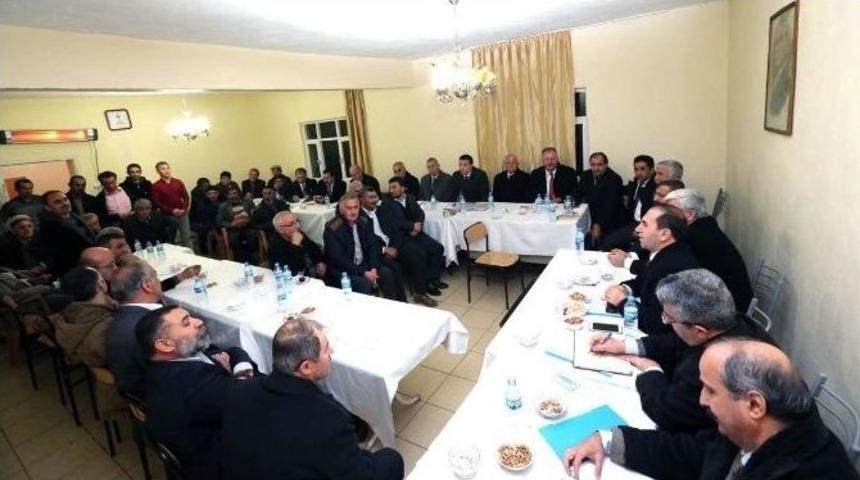 Vali Işık&rsquo;tan K&ouml;yde Akşam Toplantısı