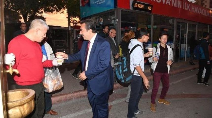 Başkan &Ccedil;etin &Ccedil;orba İkram Etti