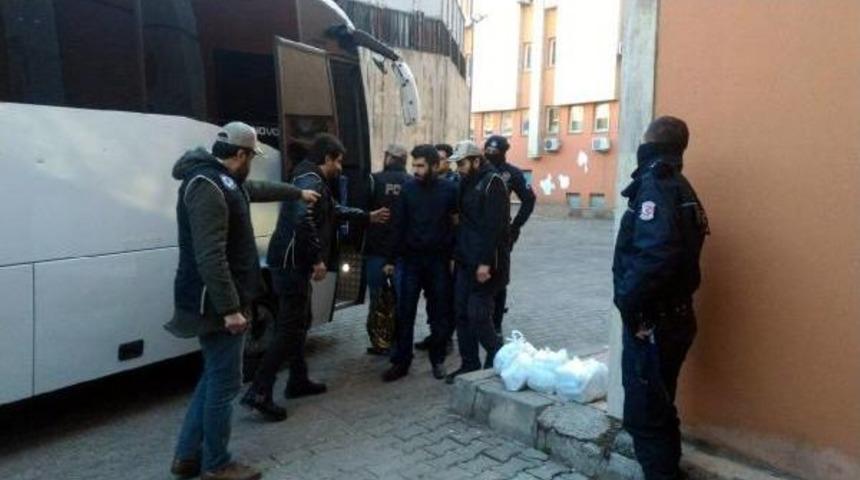 Kaymakamı Safit&uuml;rk'&uuml;n Şehit Edilmesiyle Ilgili 29 Kişi Adliyeye &Ccedil;ıkarıldı