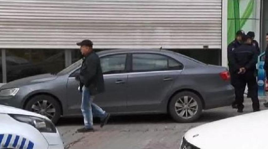 B&uuml;y&uuml;k&ccedil;ekmece'de Banka Soygunu