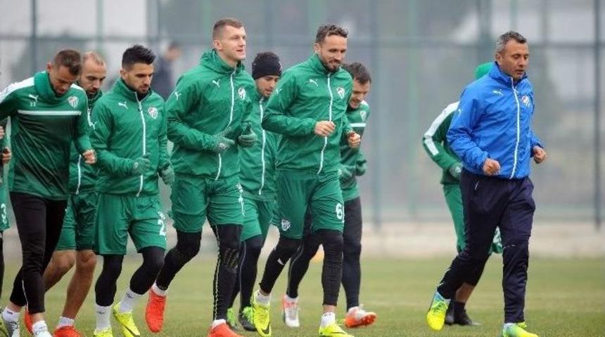 Bursaspor, Beşiktaş Ma&ccedil;ı Hazırlıklarına Moralli Başladı