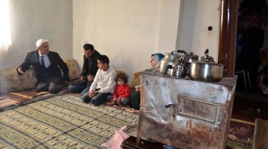 Tek Odada Yaşayan 6 Kişilik Aileye Devlet Sahip &Ccedil;ıktı