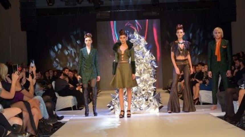 İzmir Fashion Week'te Ikinci G&uuml;n