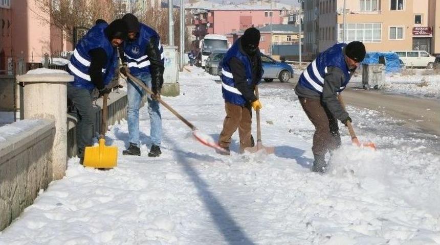 Aziziye Karla M&uuml;cadelede Hız Kesmiyor