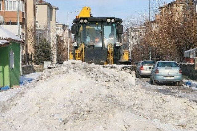 Aziziye Karla Mücadelede Hız Kesmiyor