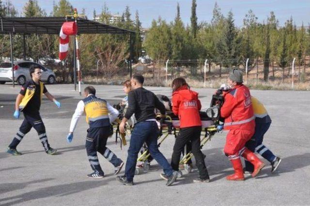 Deaş, El Bab'ta Türk Komando Taburuna Saldırdı: 1 Şehit, 11 Yaralı (3)